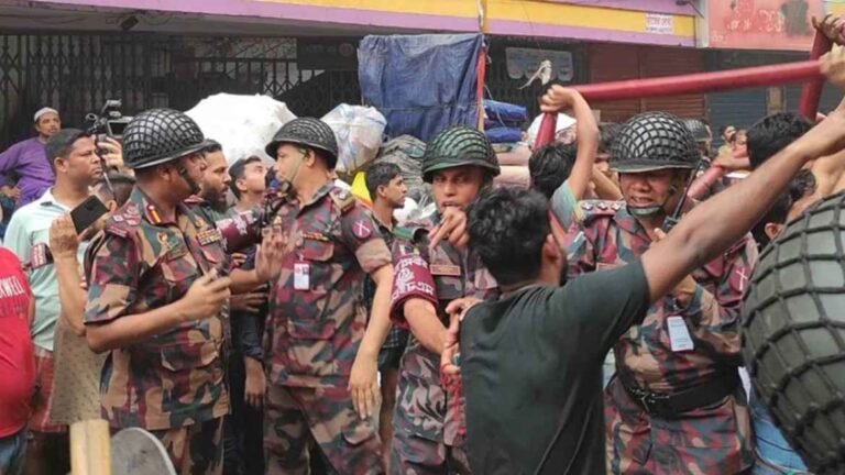 পুরানা পল্টনে ভবনে আগুন: দুই প্লাটুন বিজিবি মোতায়েন