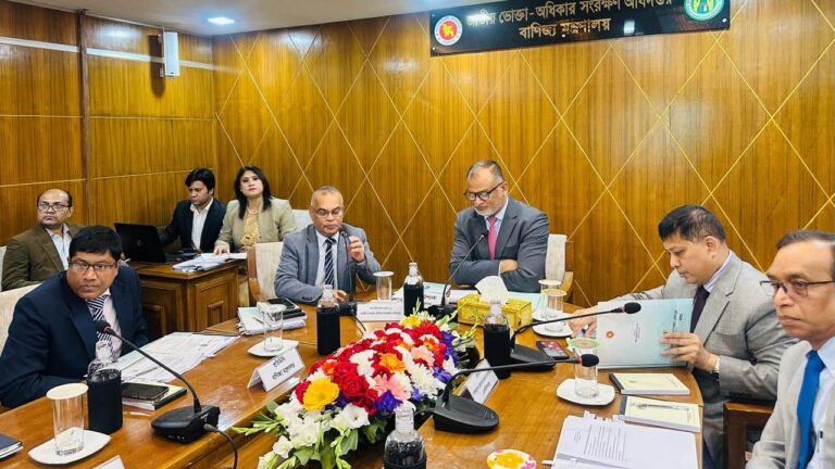 ভোক্তা অধিকার সুরক্ষায় কার্যকর আইন প্রয়োগের আহ্বান: বাণিজ্য উপদেষ্টা