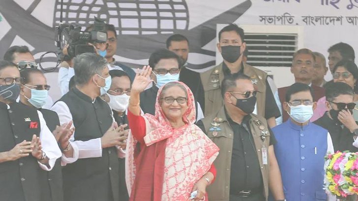 “জনসভায় ভেঙে পড়া গ্যালারি: পুনর্নির্মাণের অপেক্ষায় আজও”