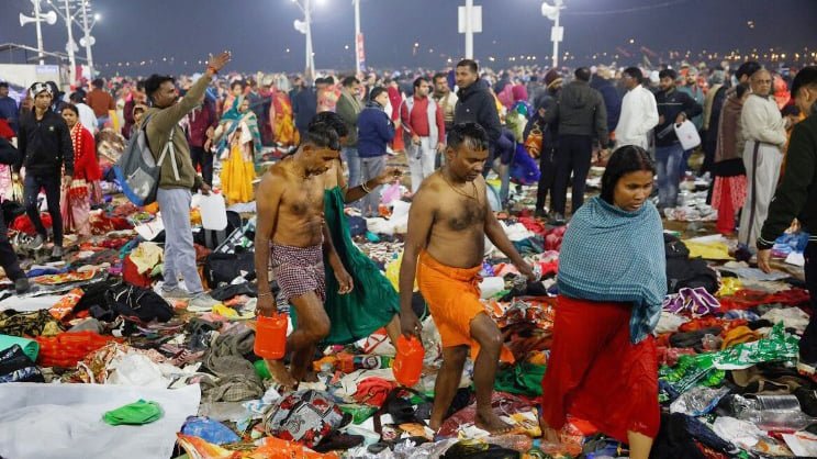 “ভারতে কুম্ভমেলায় পদপিষ্ট হয়ে ১৫ জনের মৃত্যু”