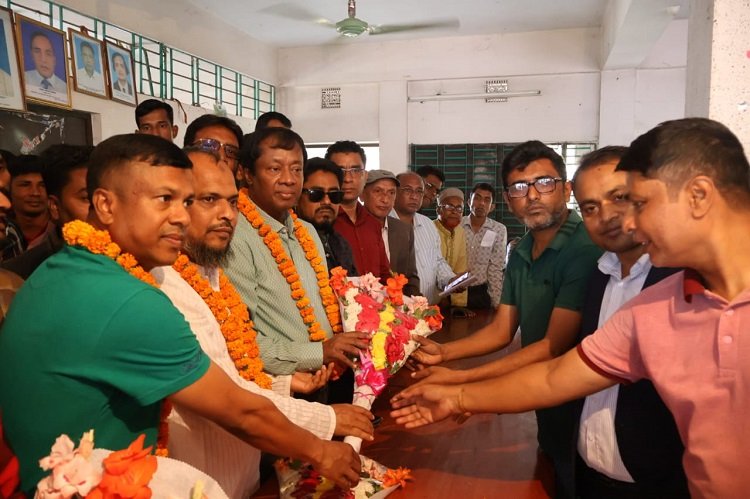 নড়াইলে জেলা বিএনপির নব কমিটিকে সংবর্ধনা