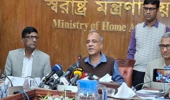 তিতুমীরের শিক্ষার্থীরা লোকজনকে অতিষ্ঠ করে ফেলছে: স্বরাষ্ট্র উপদেষ্টা