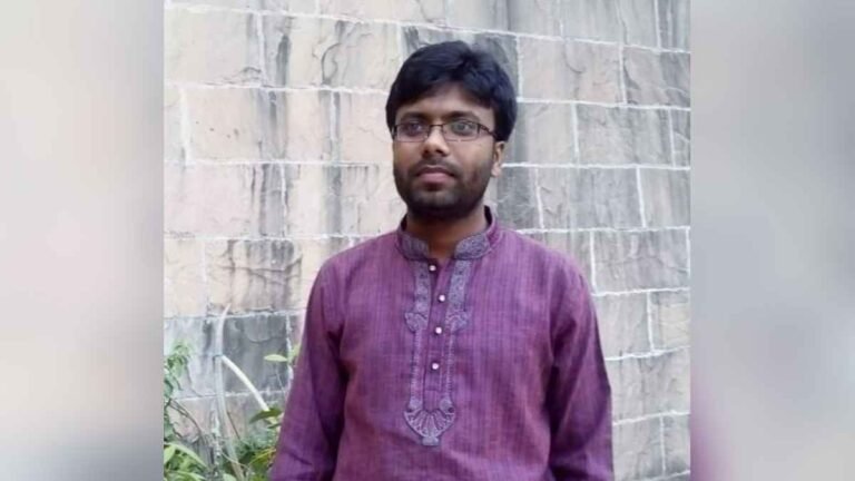 ১০ বছর পর ছাত্রত্ব ফিরে পেলেন রাবি শিক্ষার্থী