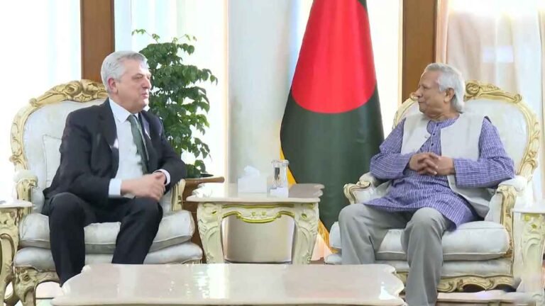 রোহিঙ্গা সংকট নিয়ে আন্তর্জাতিক সম্মেলন সফল করতে ড. ইউনূসের আহ্বান