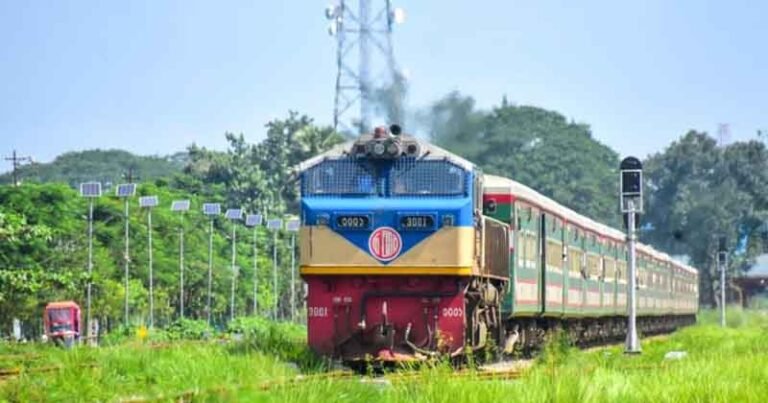 ৩০ মিনিটে বিক্রি প্রায় ৩৩ হাজার টিকিট