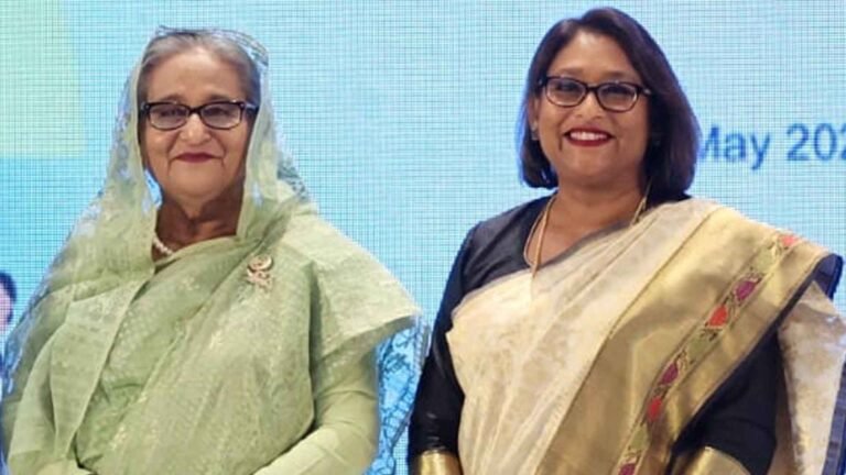 প্লট দুর্নীতি: শেখ হাসিনা-পুতুলসহ ১৮ জনের বিরুদ্ধে গ্রেফতারি পরোয়ানা